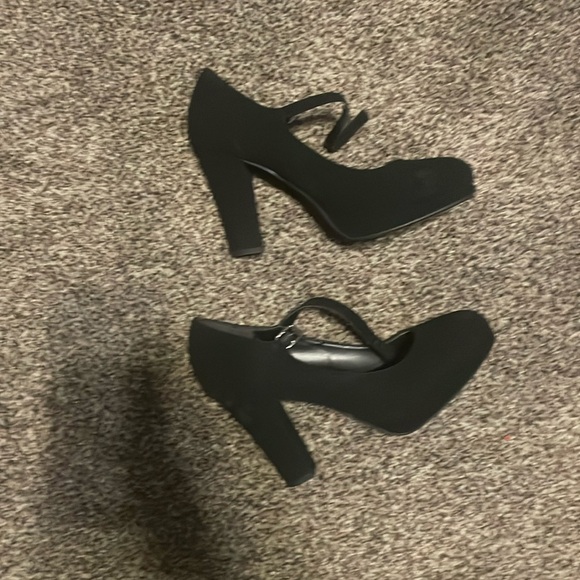 Faux suede platform pumps with straps - Picture 1 of 5